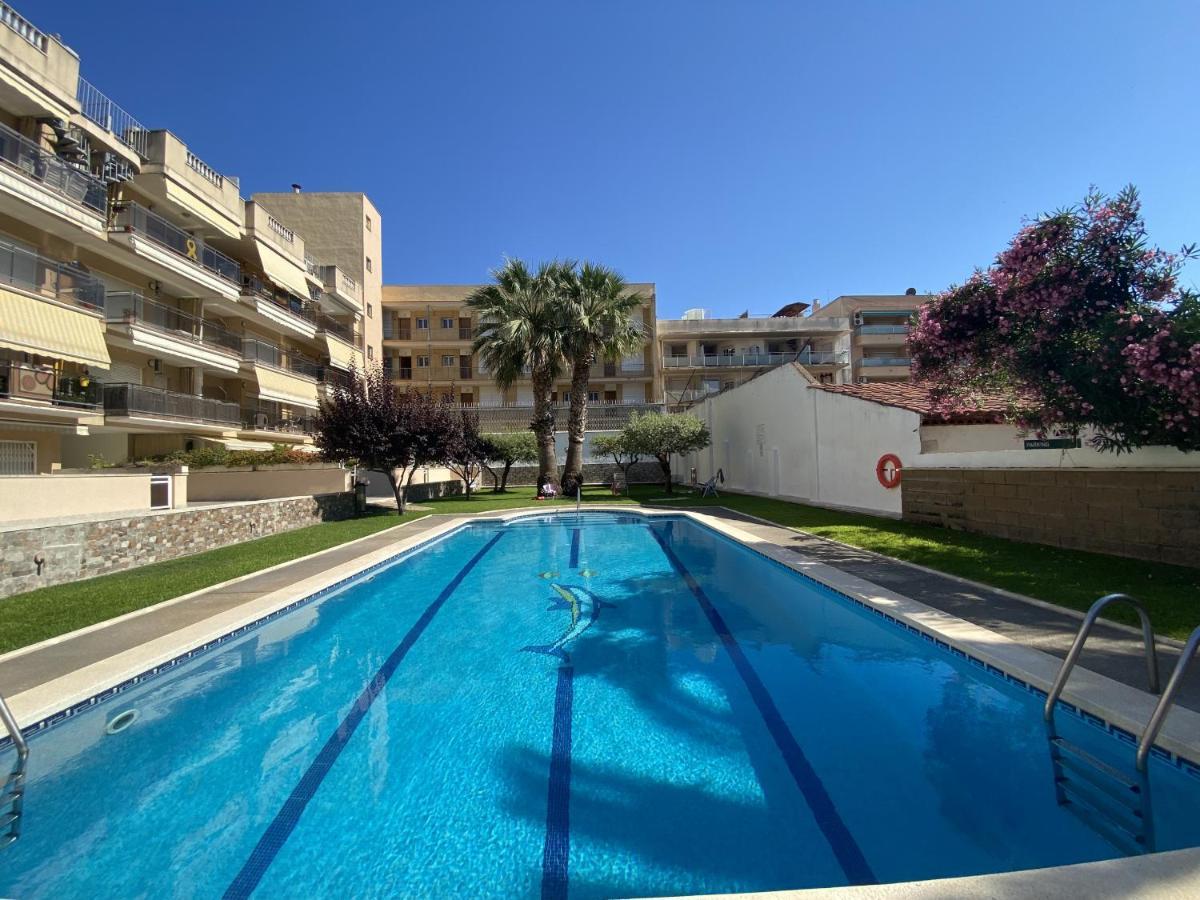 R123 Apartamento en la planta baja con piscina cerca de la playa Calafell Exterior foto