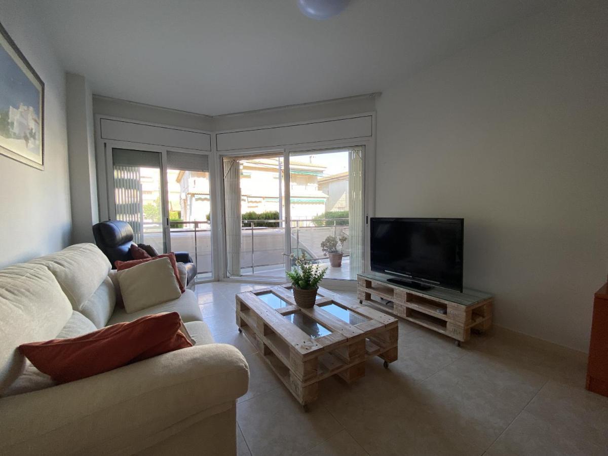 R123 Apartamento en la planta baja con piscina cerca de la playa Calafell Exterior foto